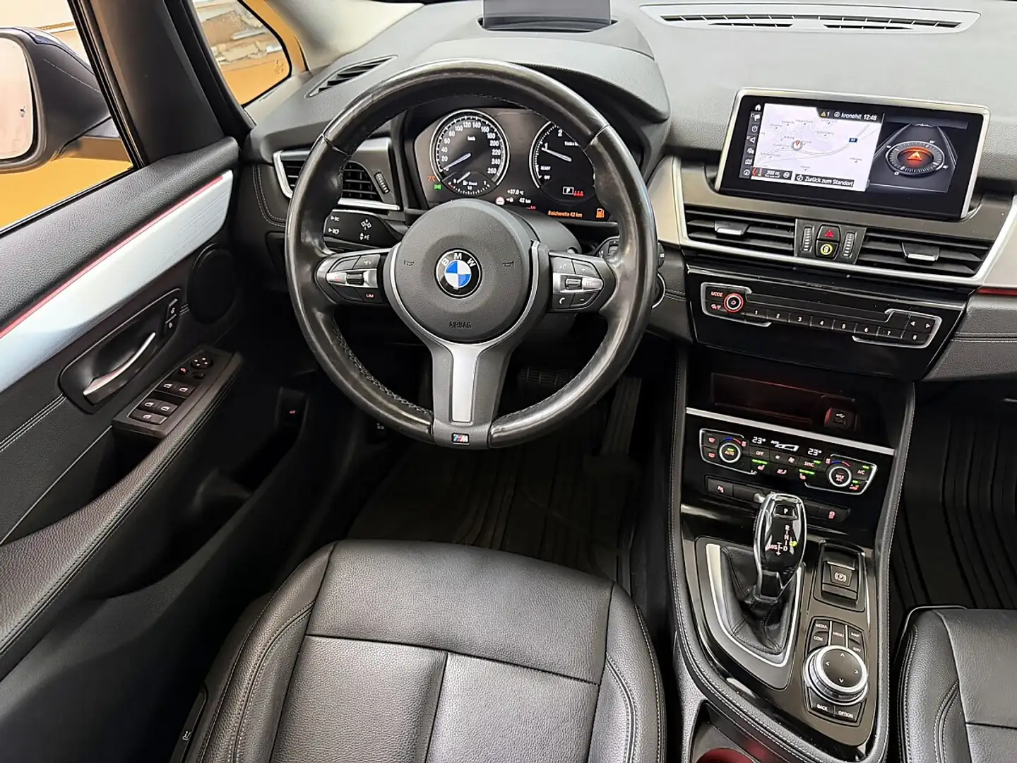 BMW 220 d Gran Tourer Luxury Line Aut. Blau - 2
