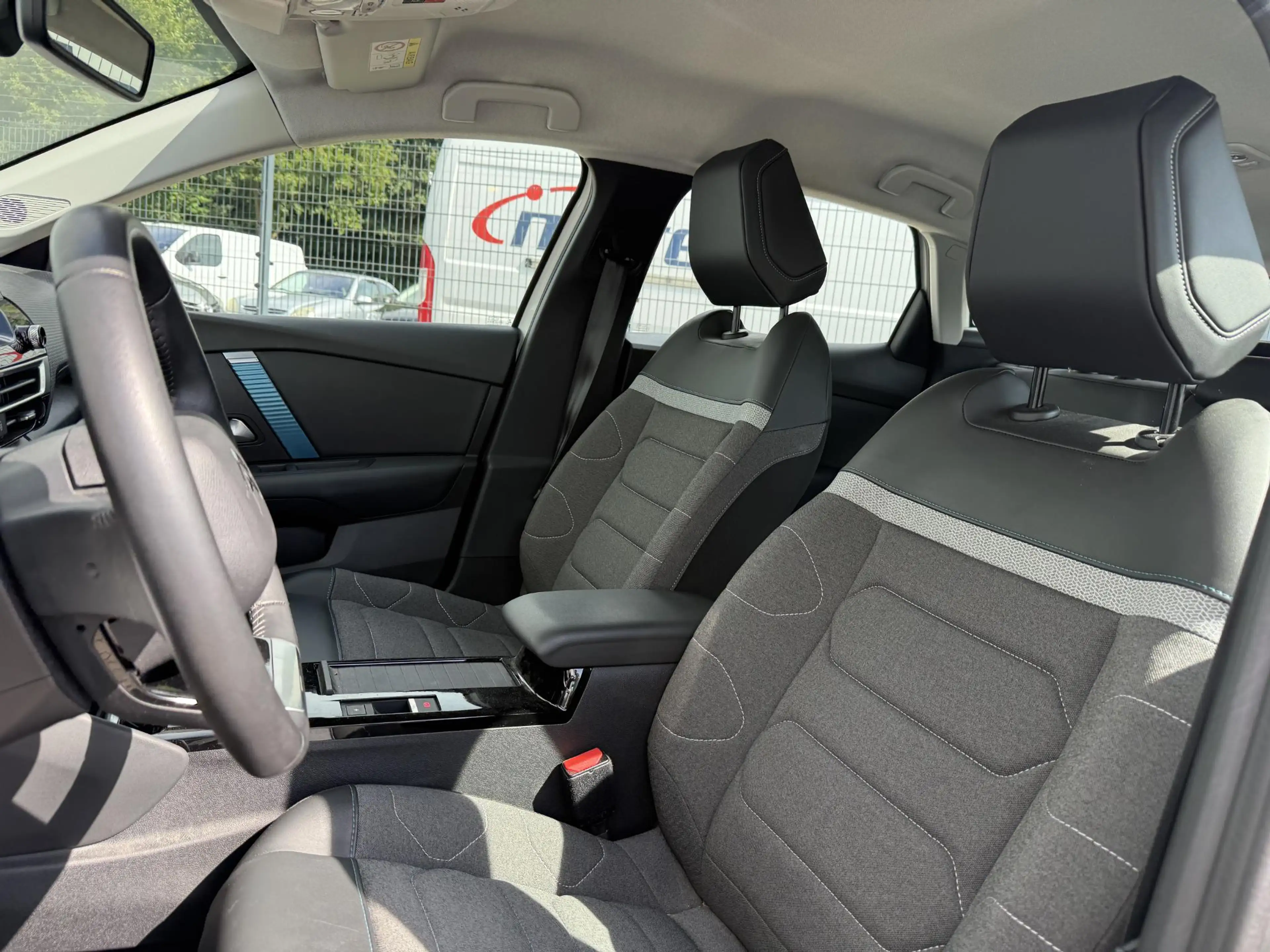 Citroen E-C4 Electric Feel 50 kWh Navigatie | Climate Control | Camera — photo 15