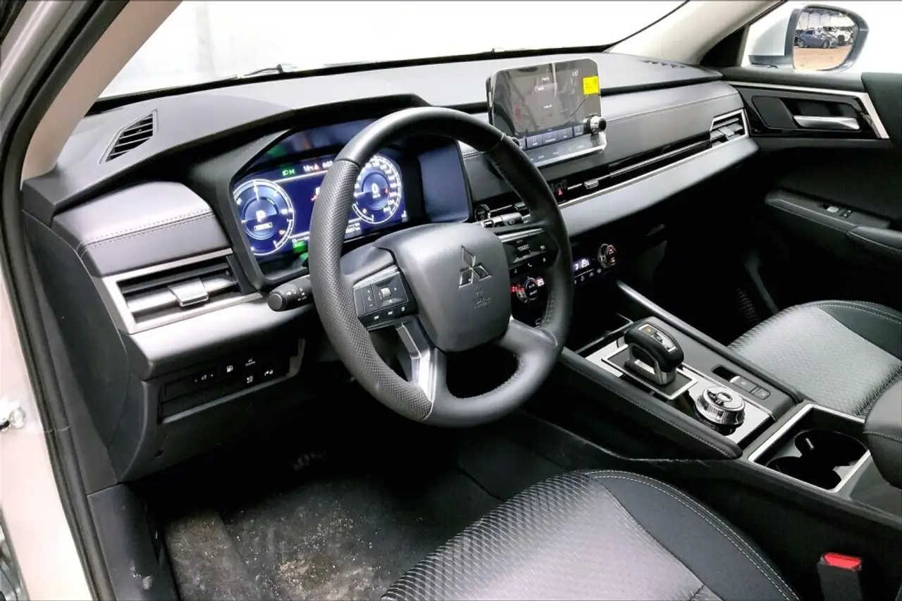 Mitsubishi Outlander снимка Mitsubishi Outlander