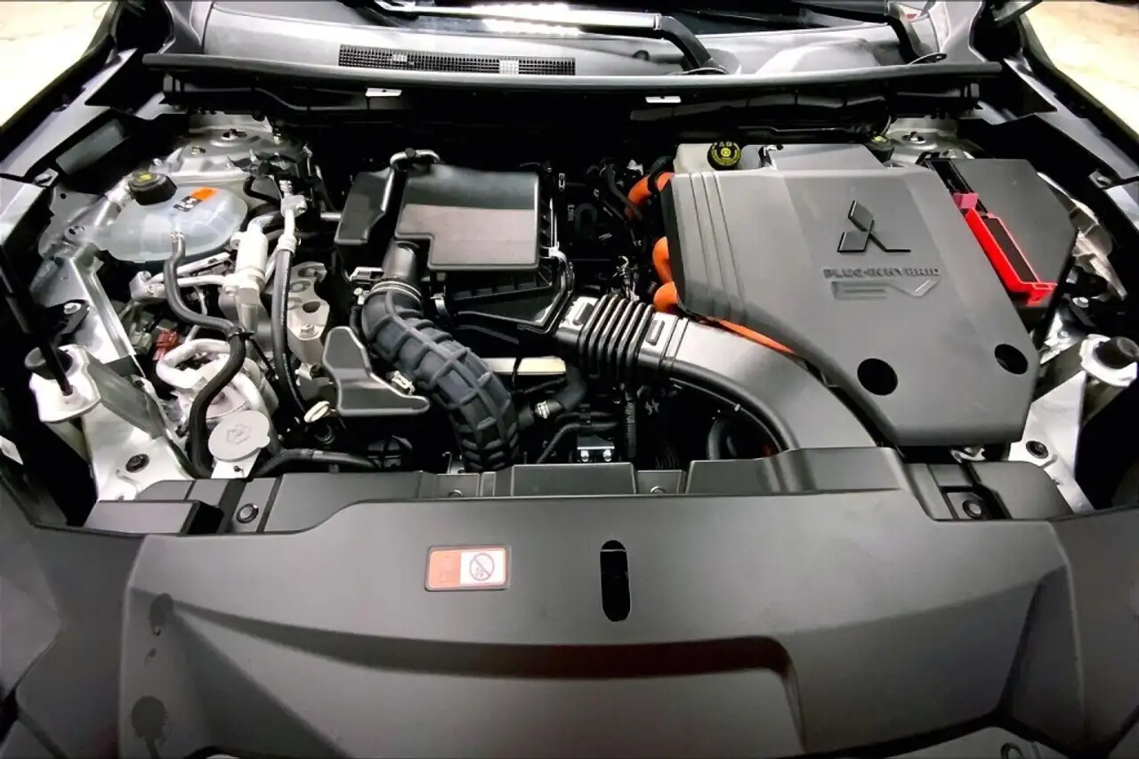 Mitsubishi Outlander снимка Mitsubishi Outlander