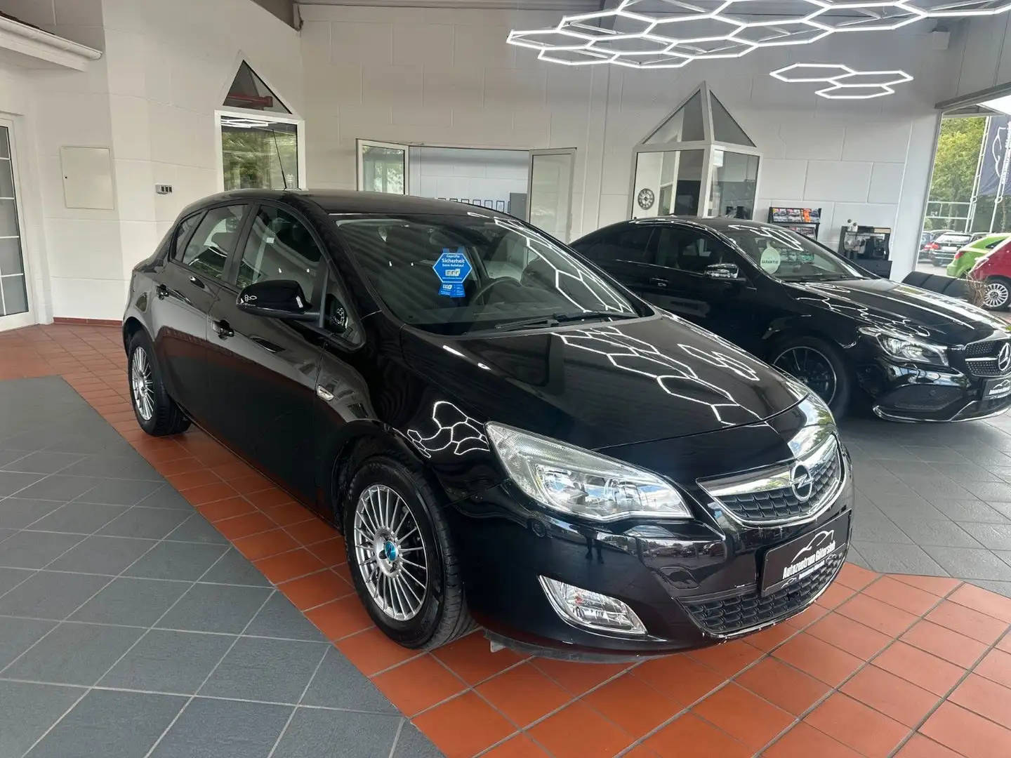Opel Astra J Lim. 5-trg. Edition * TOP / Garantie * Noir - 2