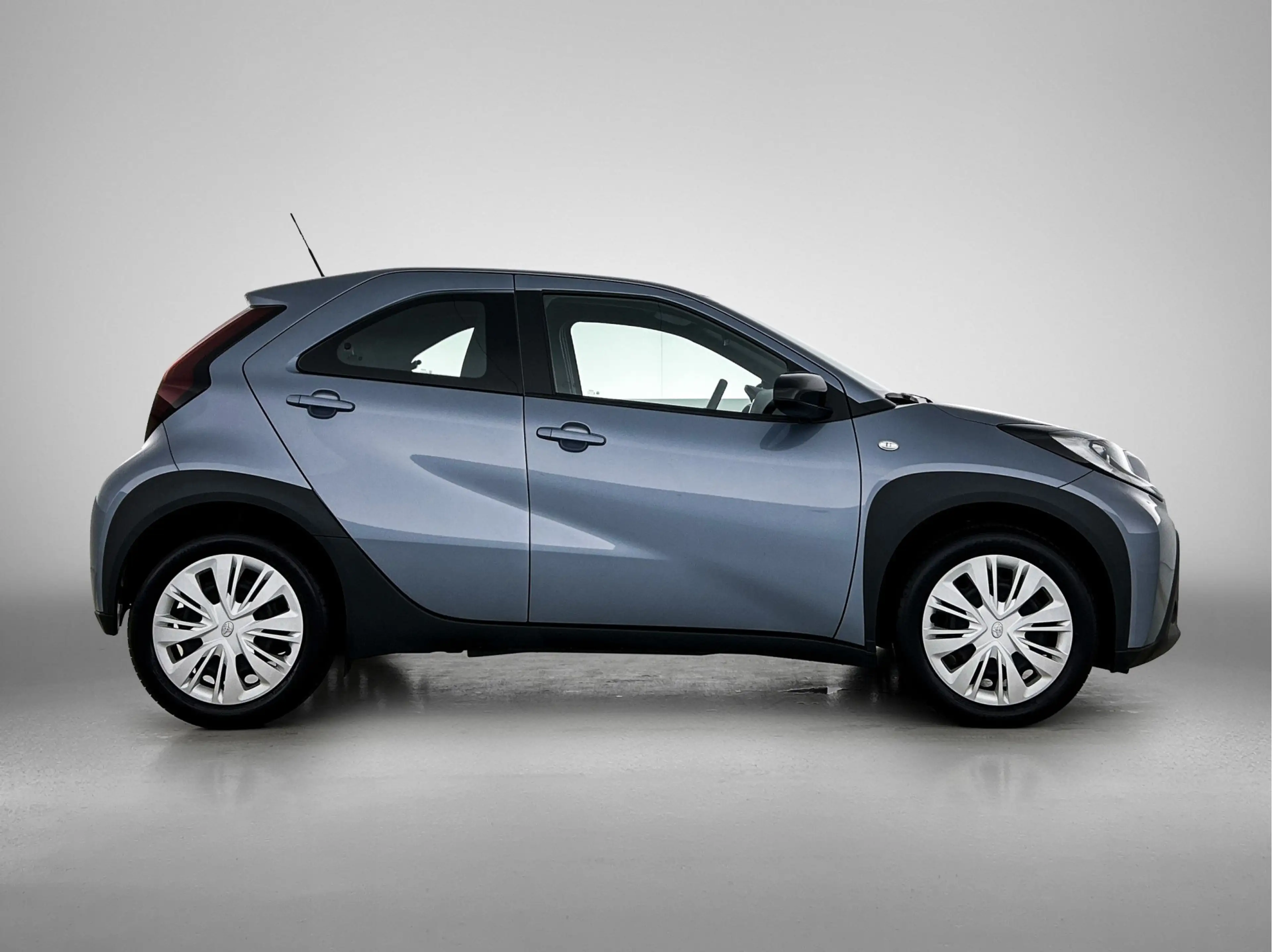 Toyota Aygo X 1.0 VVT-i MT Play — photo 12