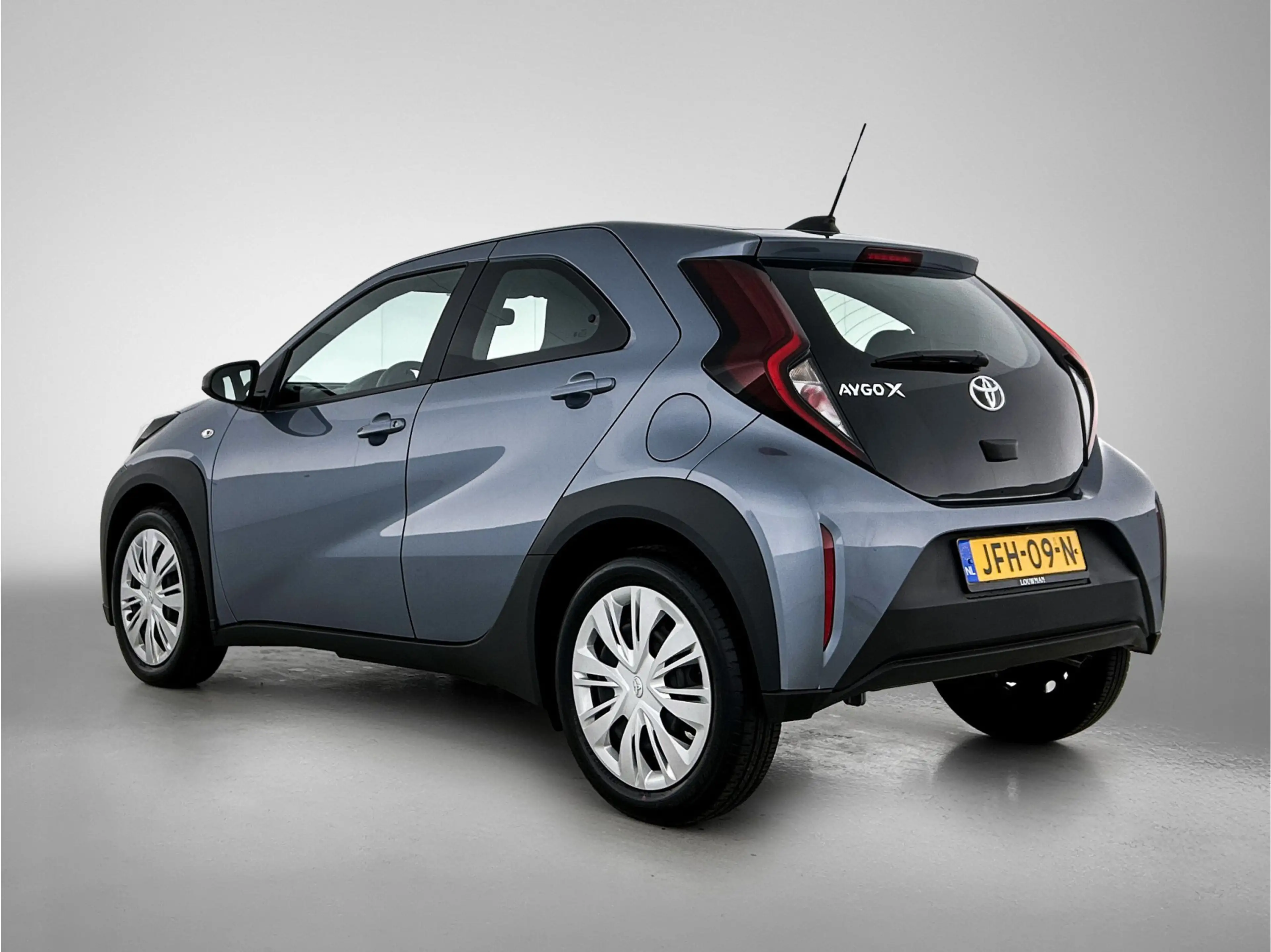 Toyota Aygo X 1.0 VVT-i MT Play — photo 14
