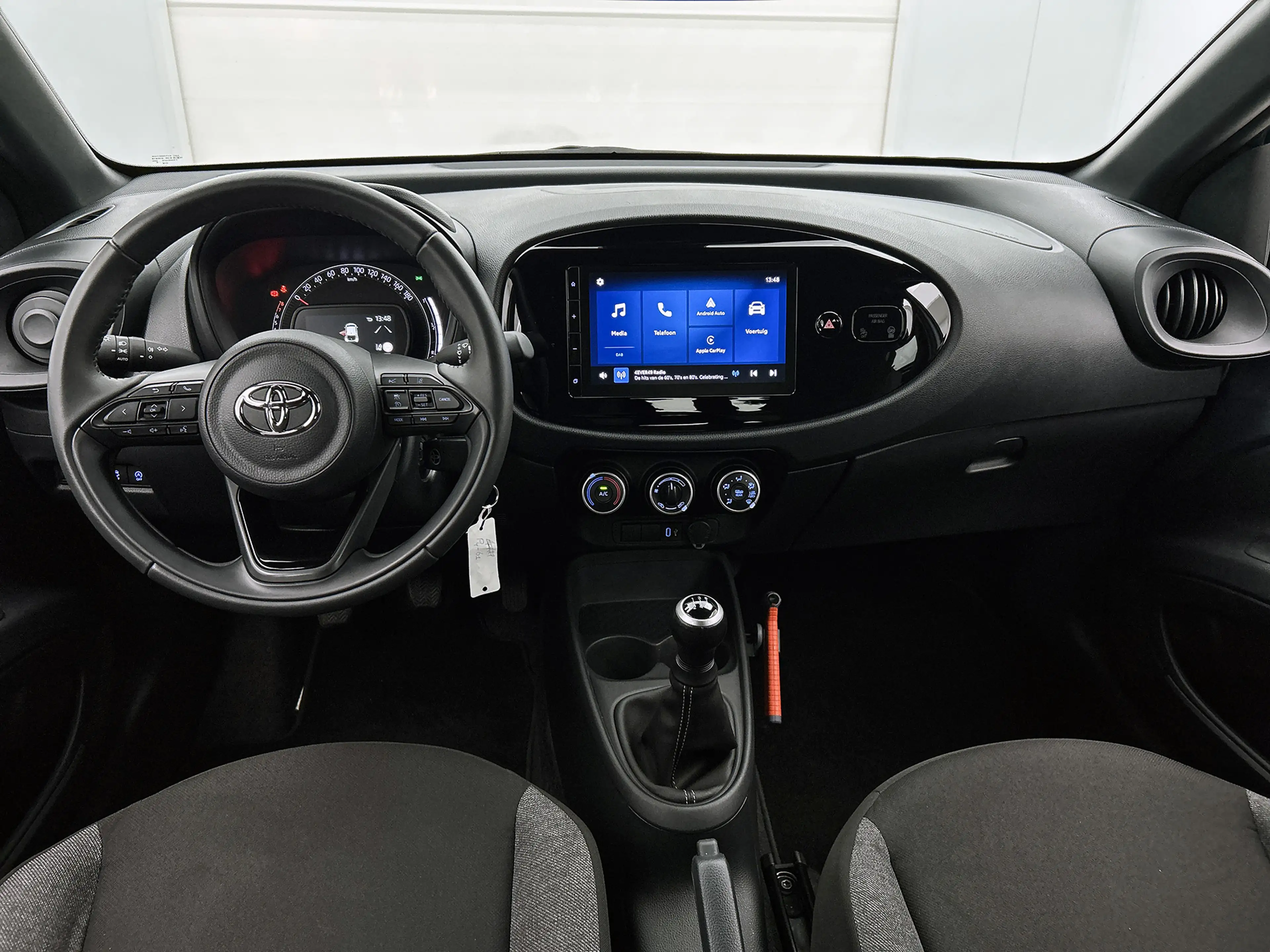 Toyota Aygo X 1.0 VVT-i MT Play — photo 4