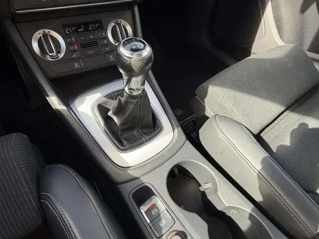 Audi Q3 view 13
