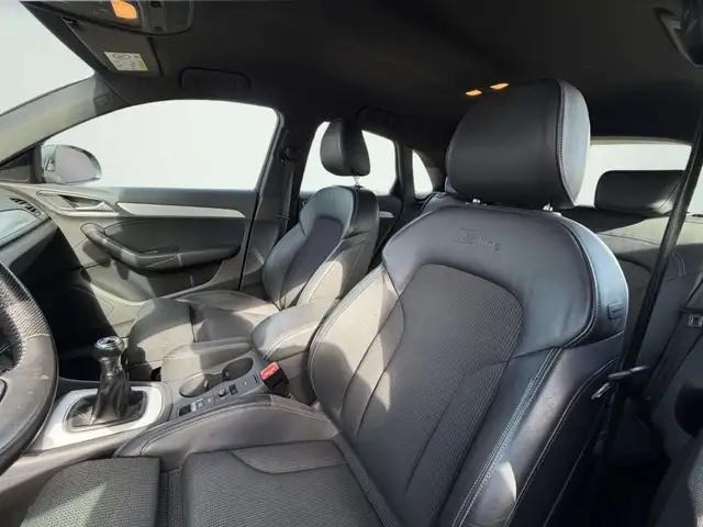 Audi Q3 view 10