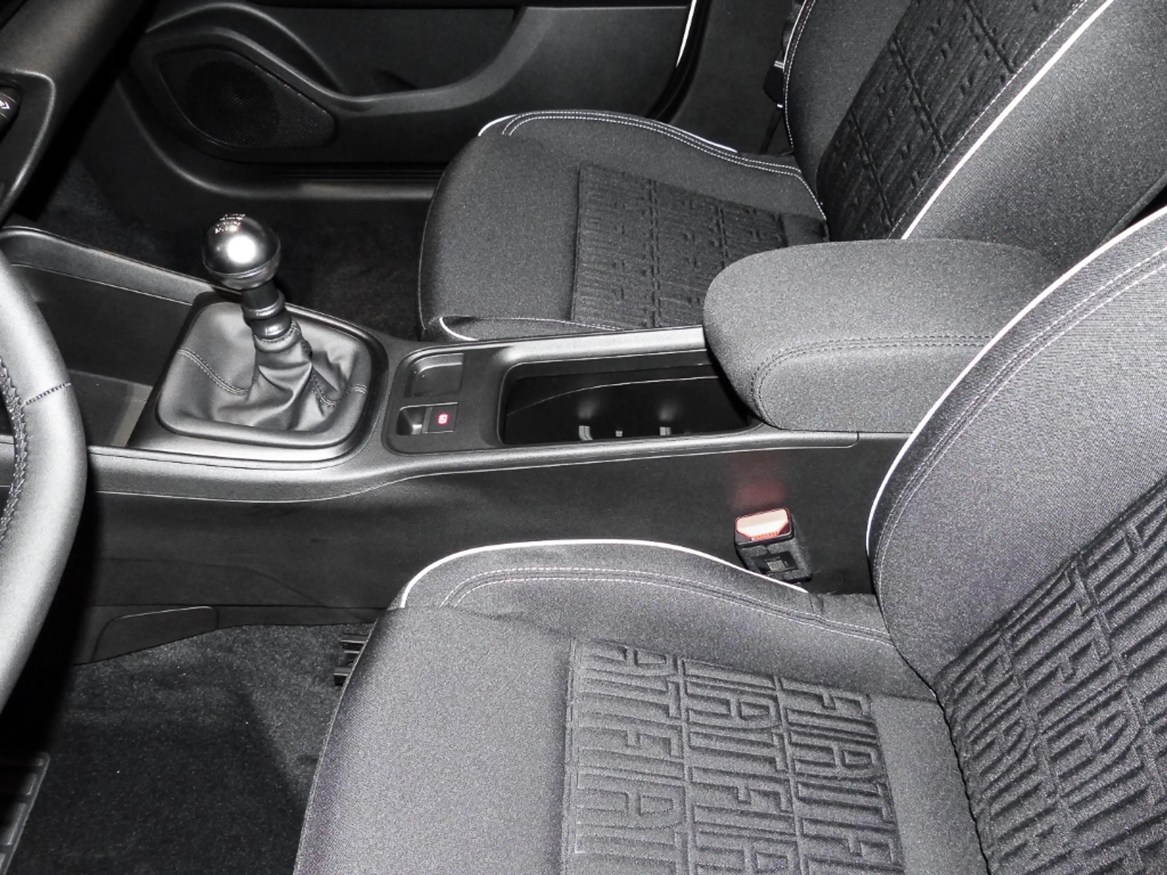 Fiat 600 Street Edition Soundsystem LED Dyn. Kurvenlicht Ap — photo 10