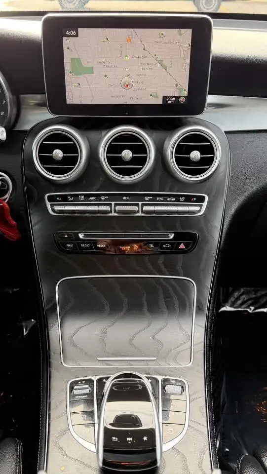 Mercedes-Benz GLC снимка Mercedes-Benz GLC
