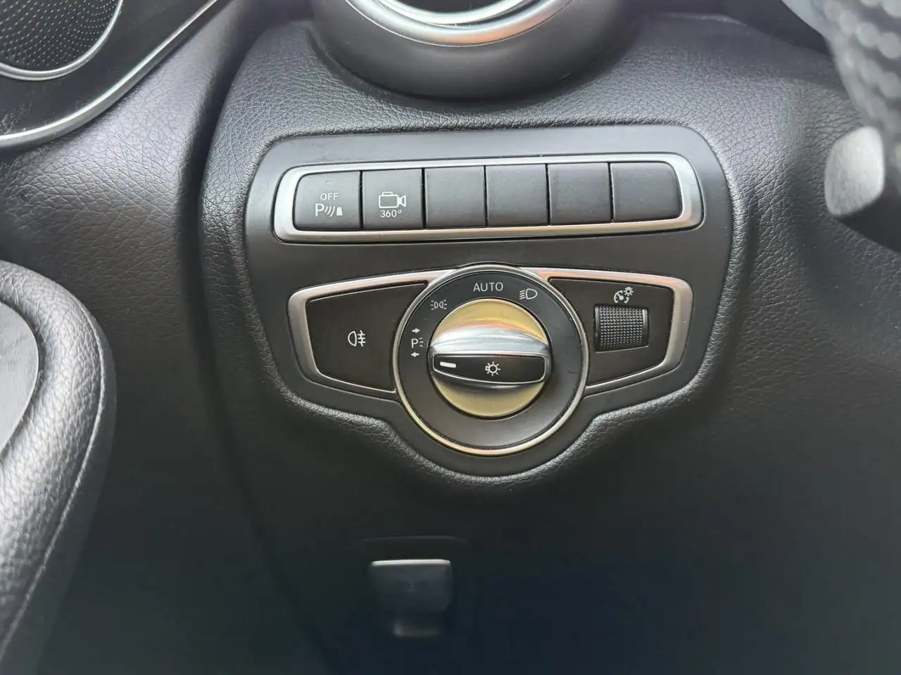 Mercedes-Benz GLC снимка Mercedes-Benz GLC