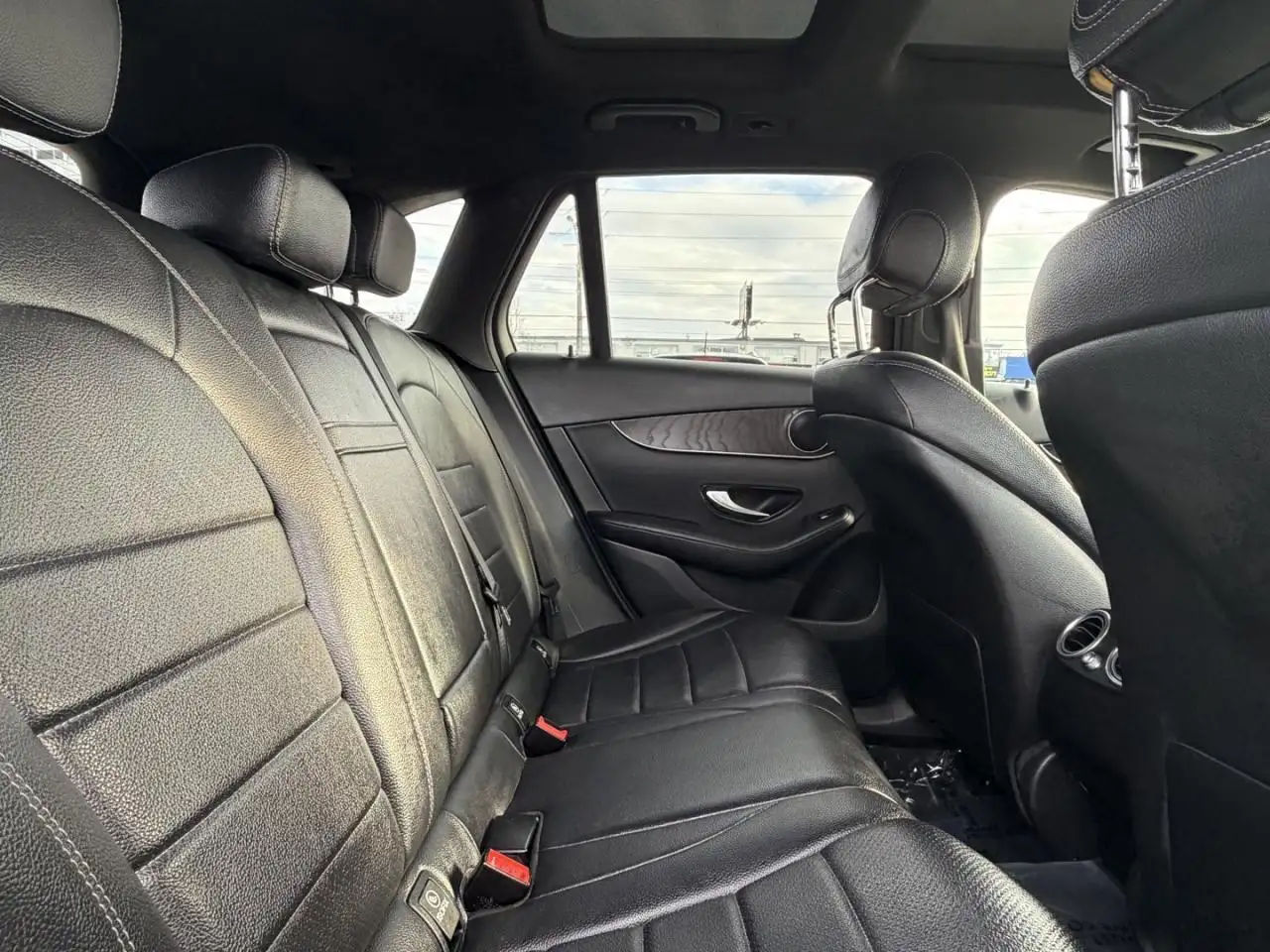 Mercedes-Benz GLC снимка Mercedes-Benz GLC
