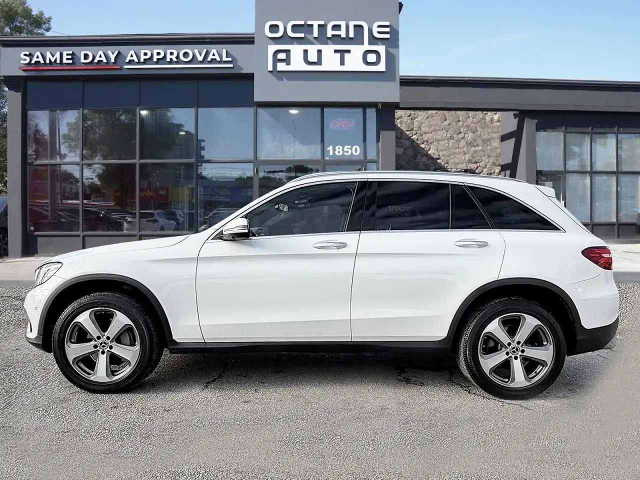 Mercedes-Benz GLC снимка Mercedes-Benz GLC