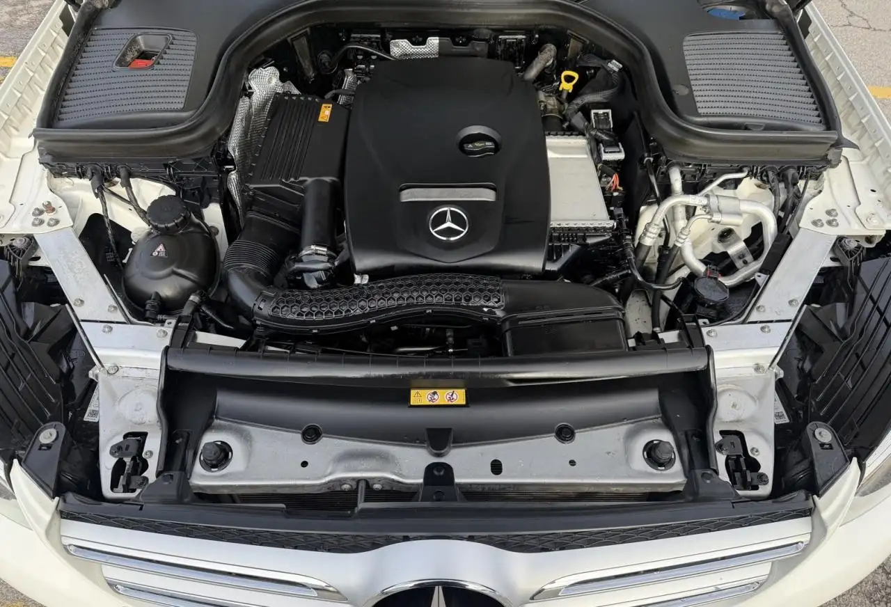 Mercedes-Benz GLC снимка Mercedes-Benz GLC