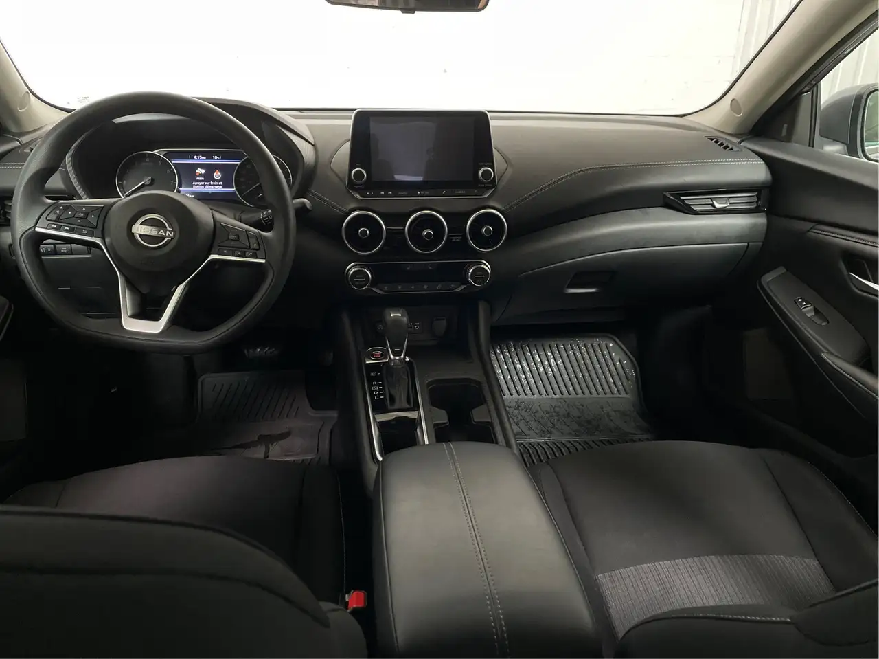 Nissan Sentra снимка Nissan Sentra