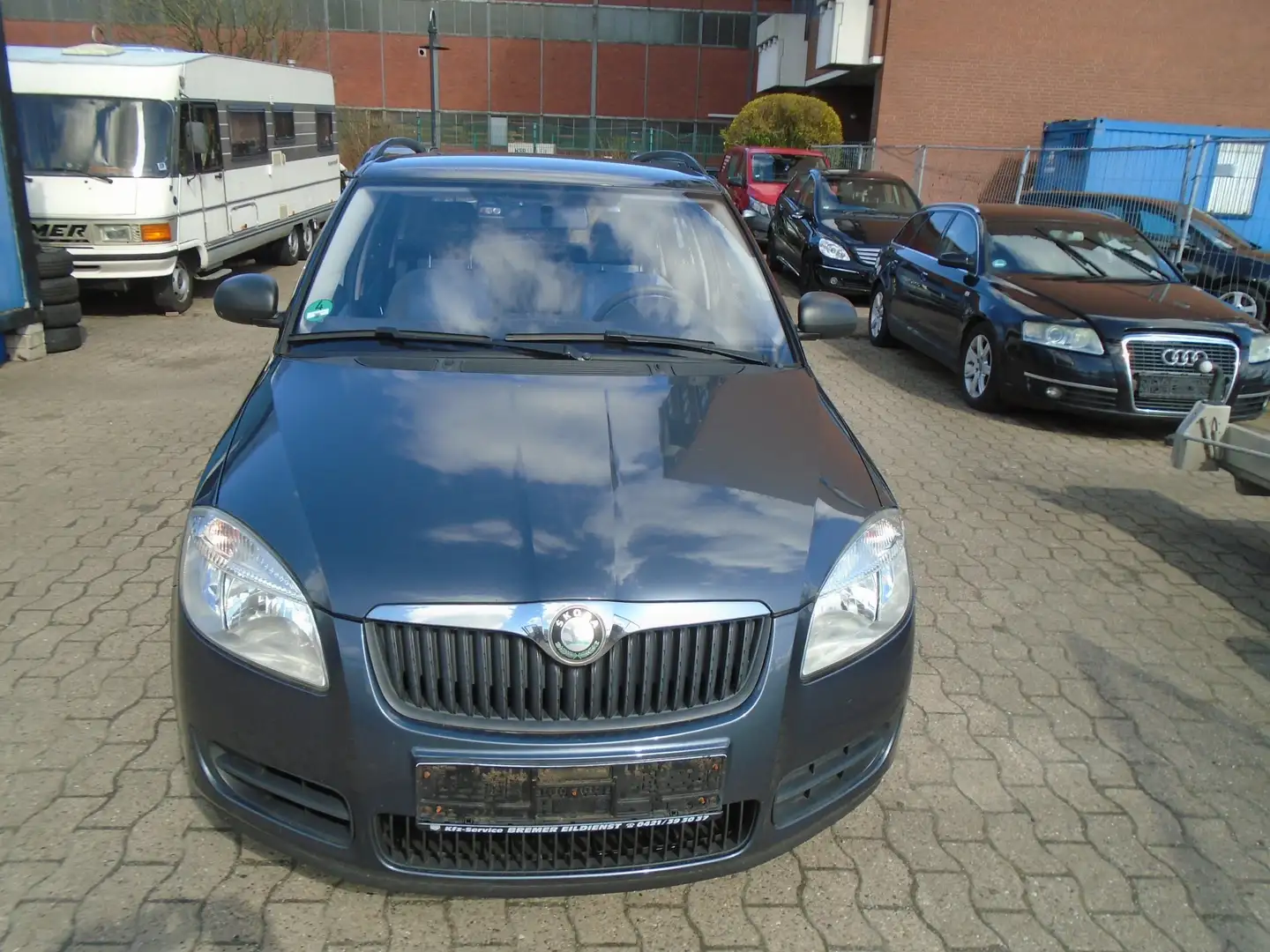 Skoda Fabia Fabia II Combi 1.2 HTP Combi Grau - 1