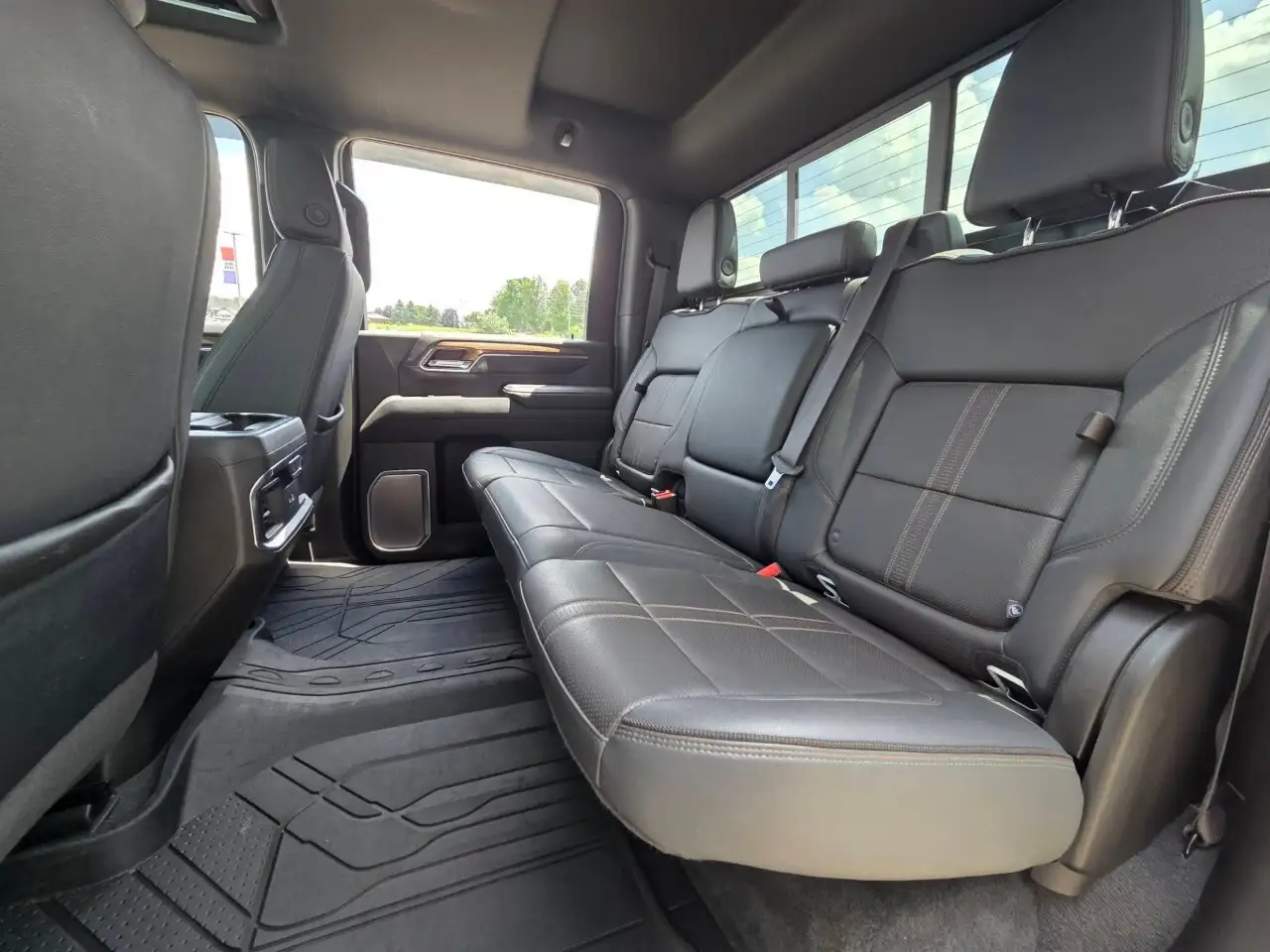 Chevrolet Silverado 2500 photo Chevrolet Silverado 2500