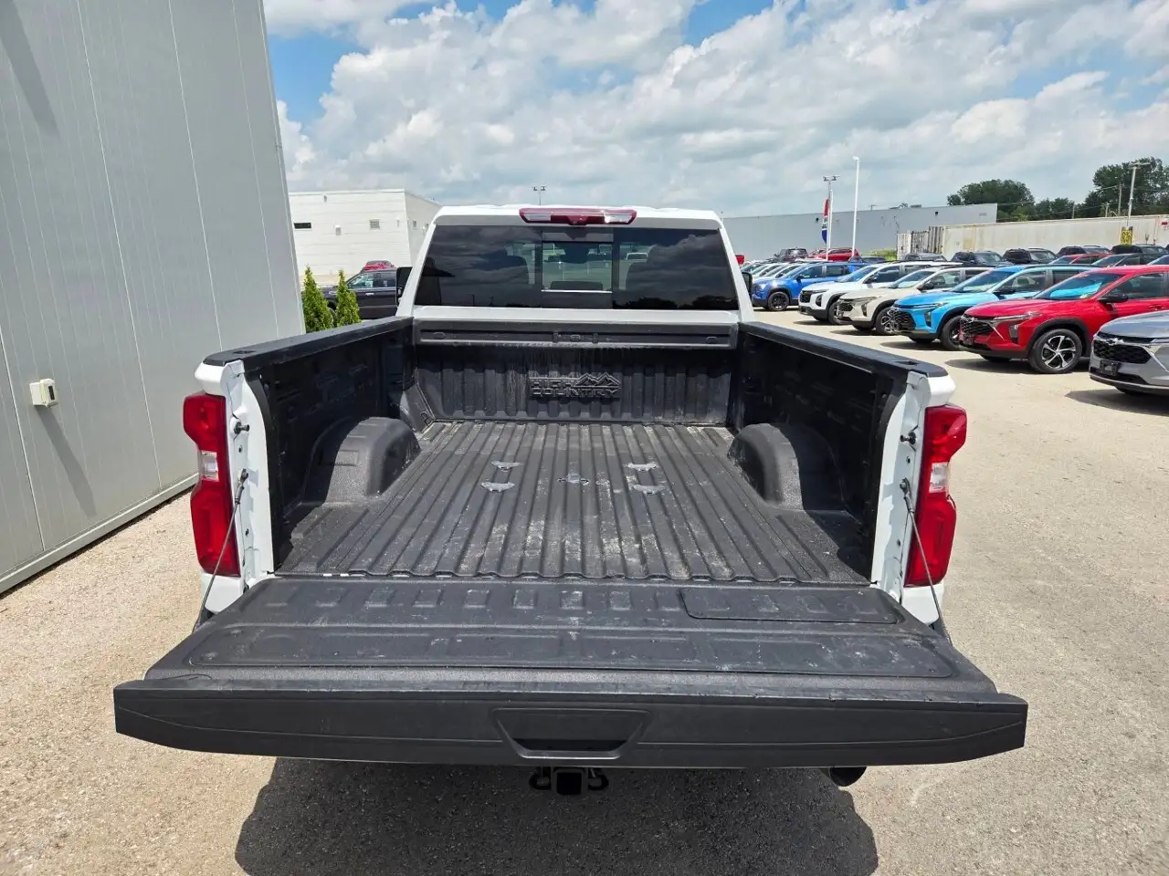 Chevrolet Silverado 2500 photo Chevrolet Silverado 2500