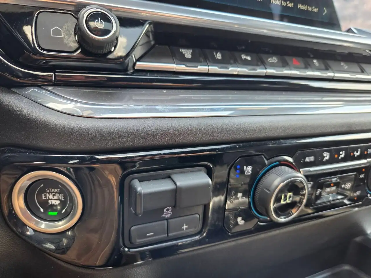 Chevrolet Silverado 2500 photo Chevrolet Silverado 2500