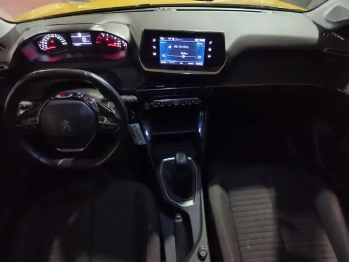 Peugeot 208 2020, foto 4