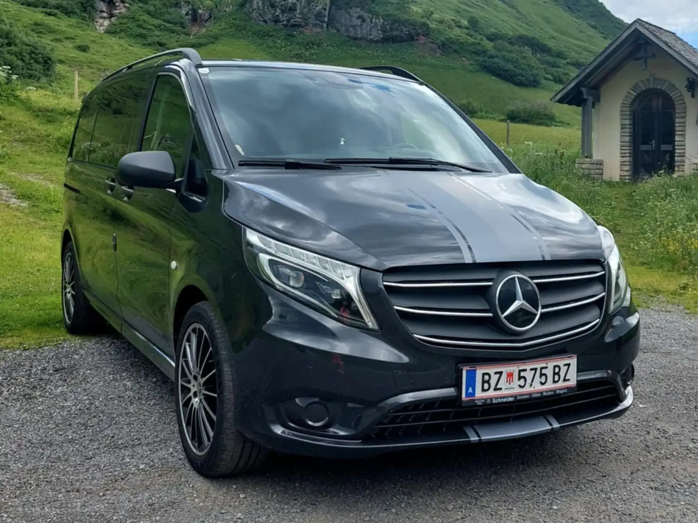 Mercedes-Benz Vito Vito Tourer Pro 124 CDI kompakt Aut. Tourer Pro Schwarz - 1