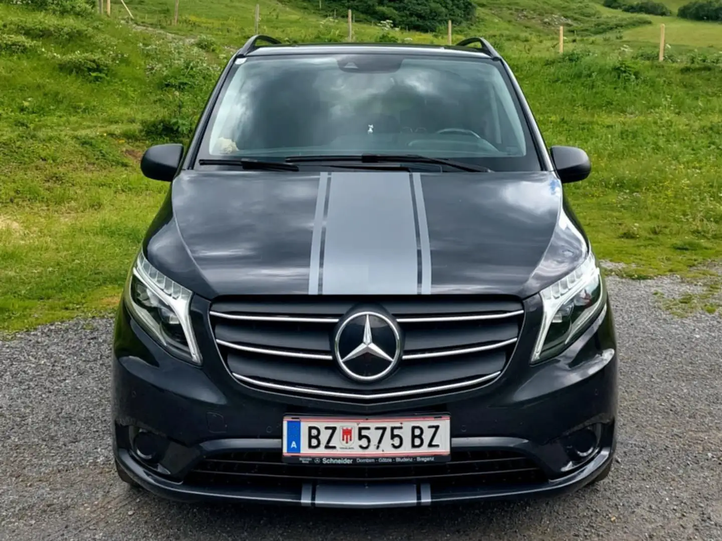 Mercedes-Benz Vito Vito Tourer Pro 124 CDI kompakt Aut. Tourer Pro Schwarz - 2