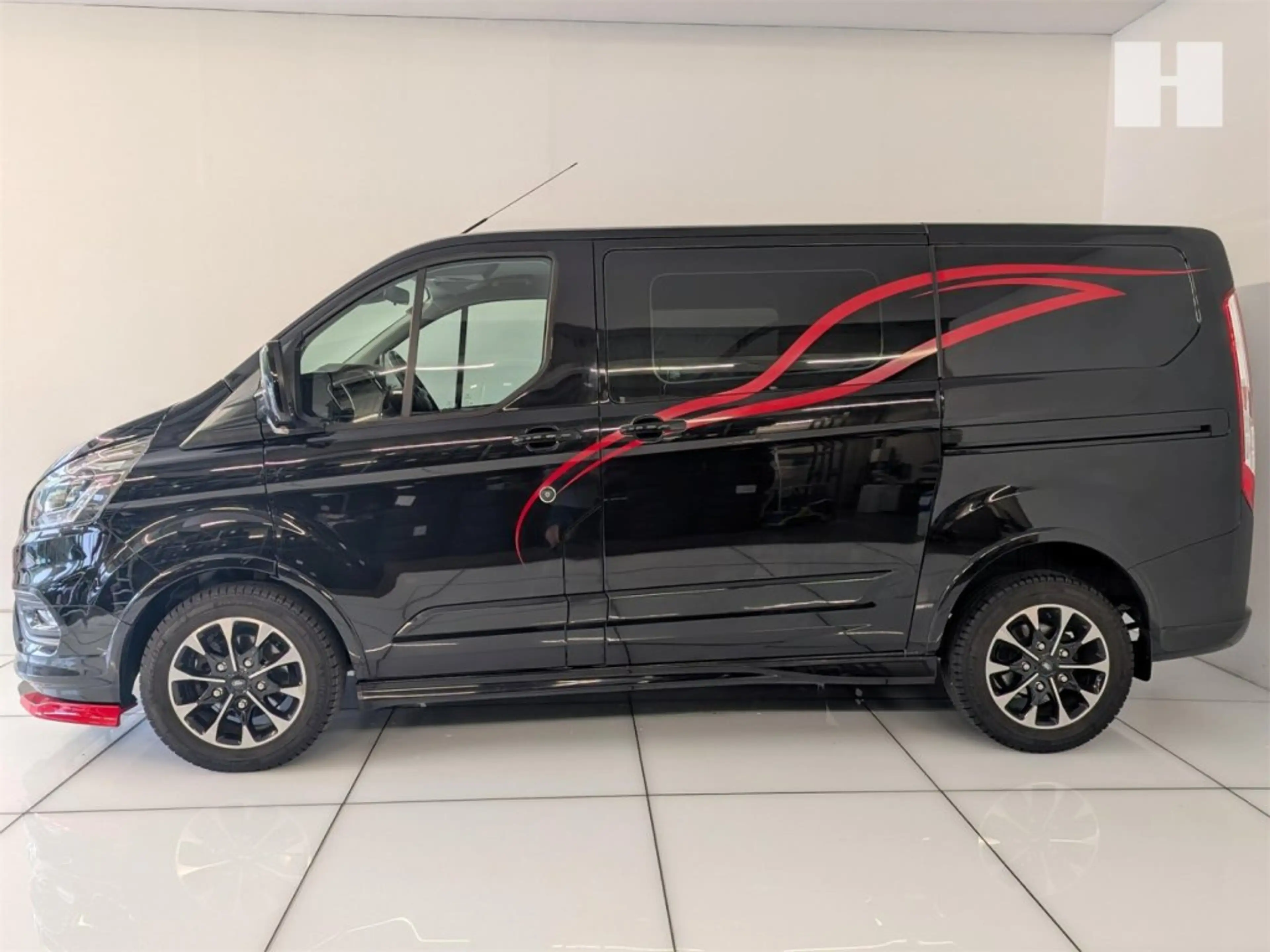 Ford E-Transit Transit Custom Sport — photo 4