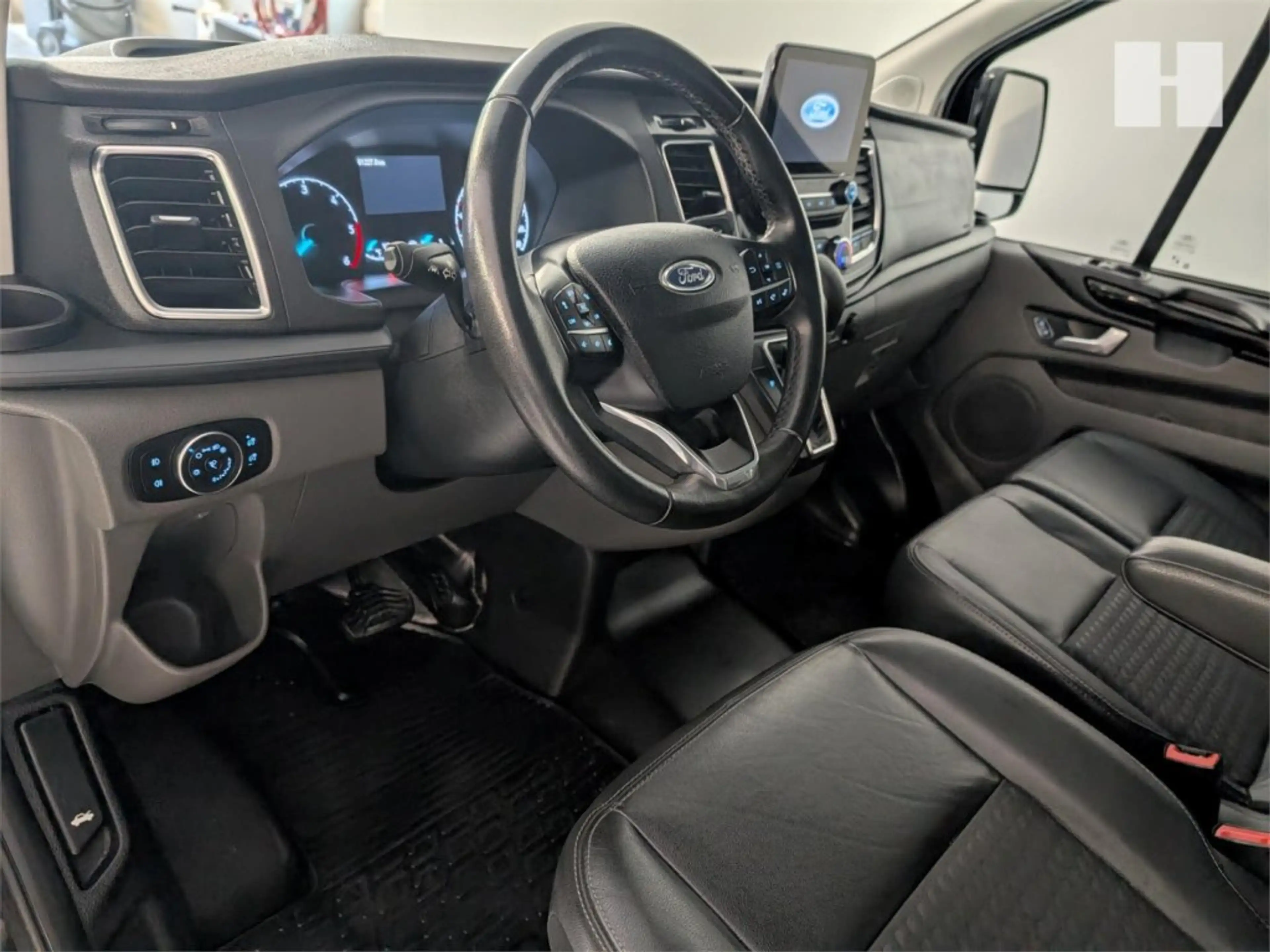 Ford E-Transit Transit Custom Sport — photo 12