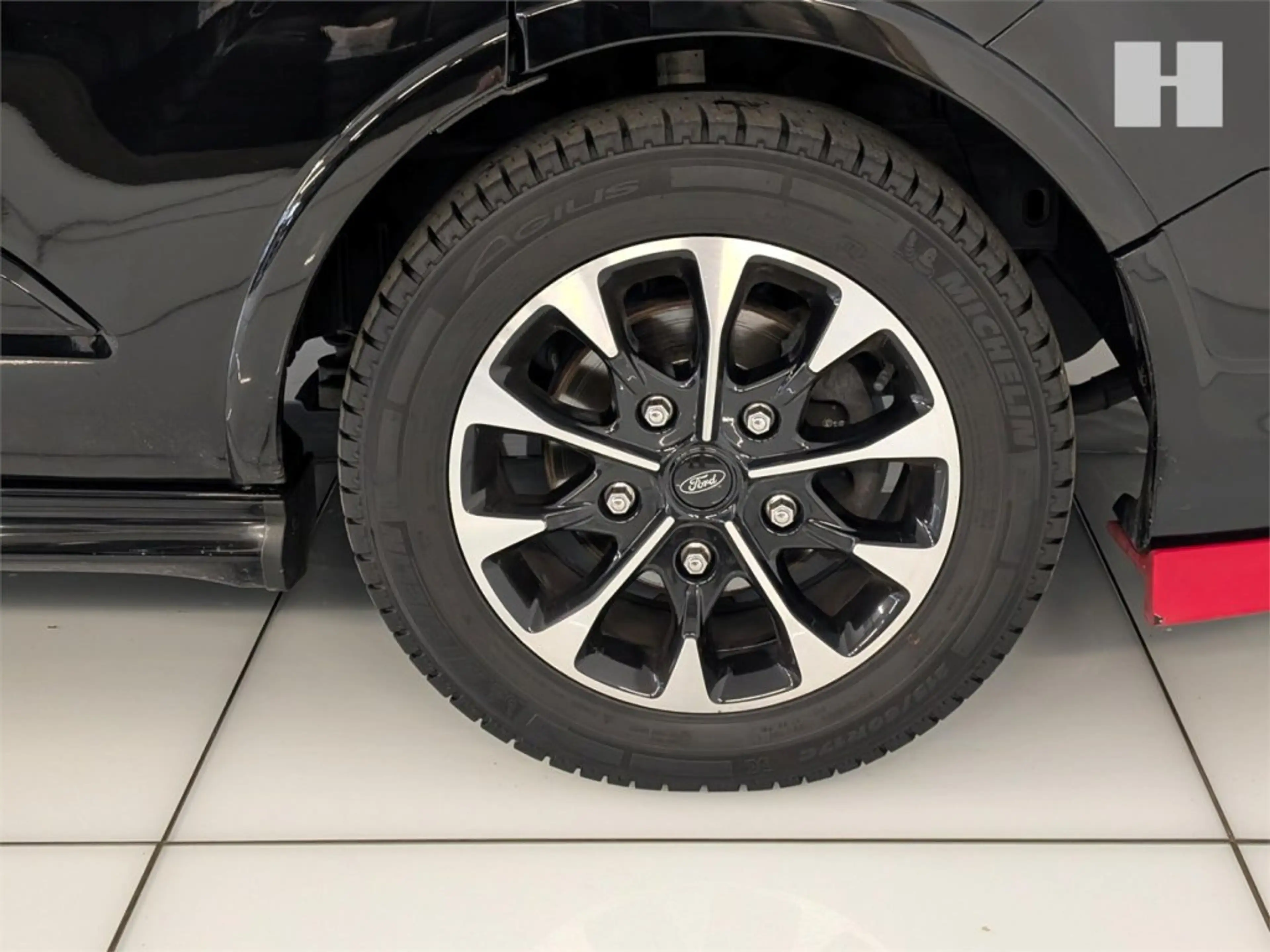 Ford E-Transit Transit Custom Sport — photo 9