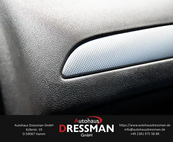 Audi A4 view 15