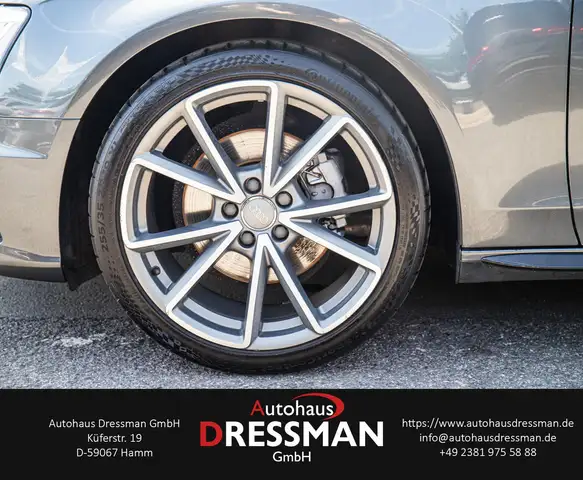 Audi A4 view 7