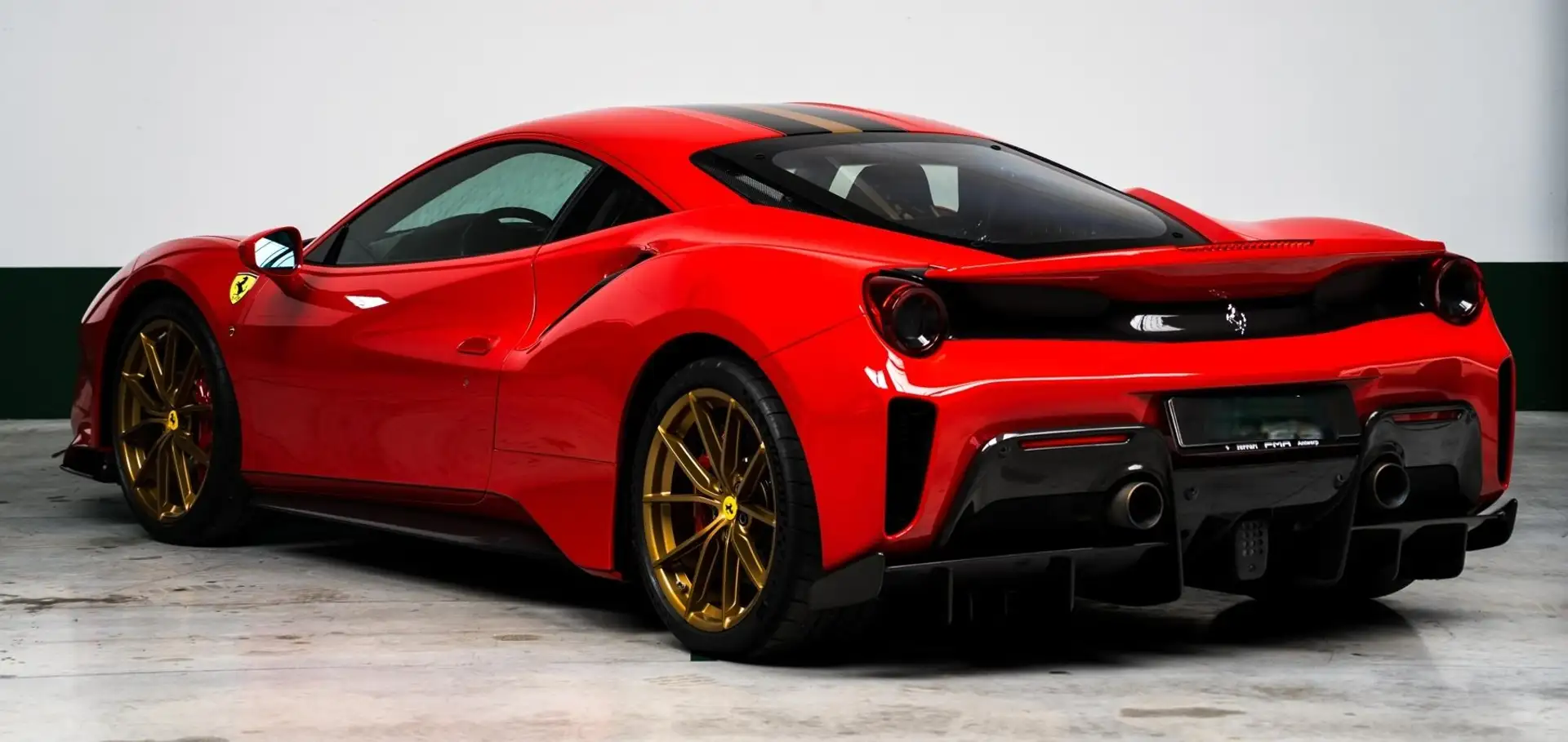 Ferrari 488 PISTA / Limited edition/ COLLECTOR car/ F Approved Rouge - 2