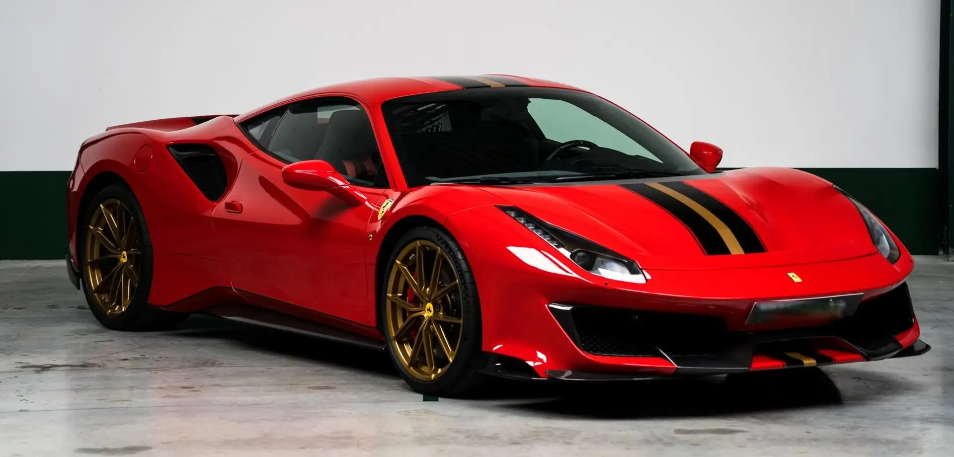 Ferrari 488 PISTA / Limited edition/ COLLECTOR car/ F Approved Rouge - 1