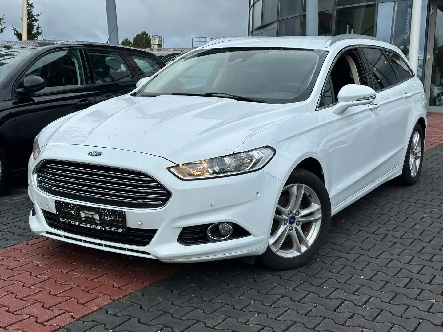 Ford Mondeo Turnier Titanium PDC Navi Sitzheizung Weiß - 1