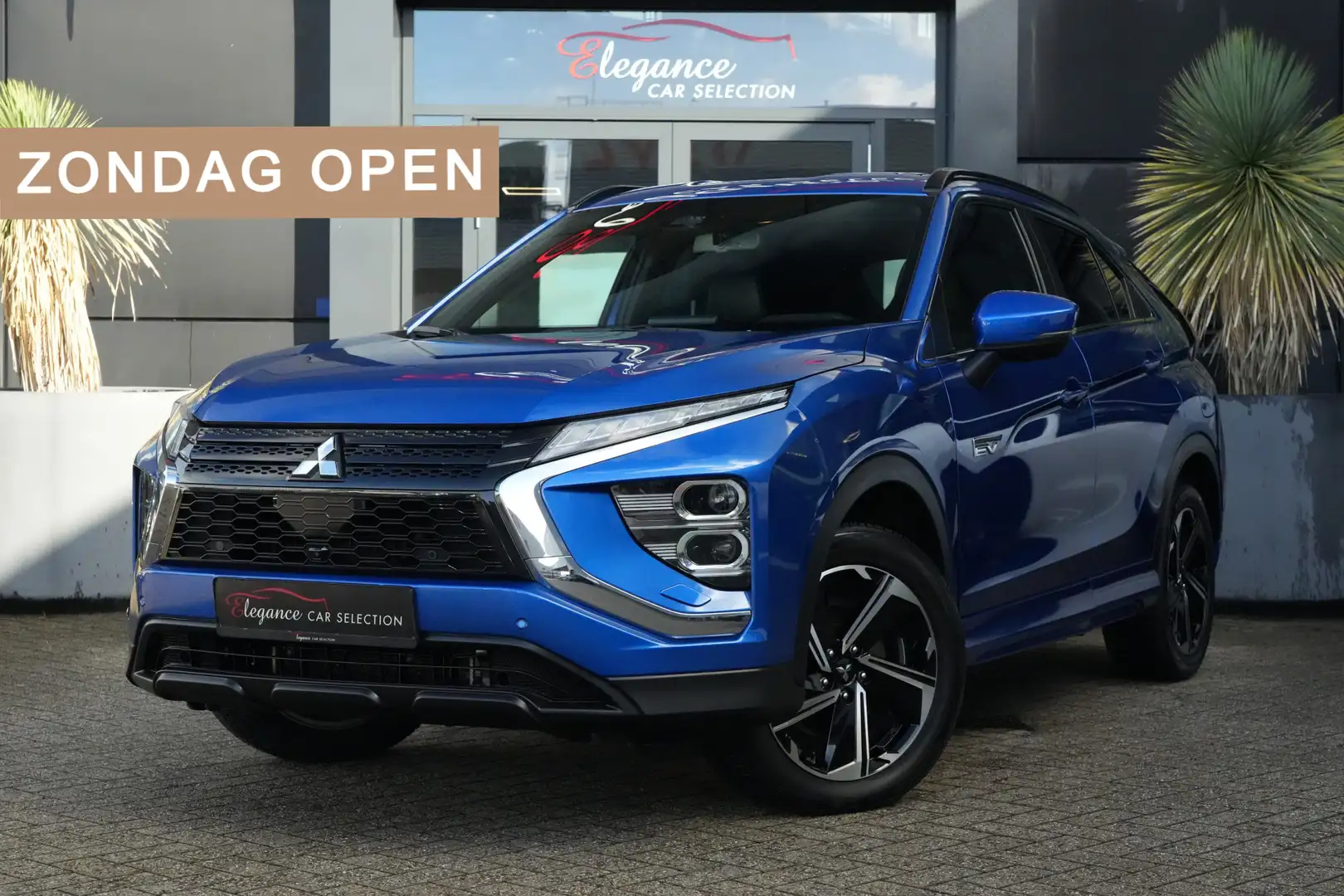Mitsubishi Eclipse Cross 2.4 PHEV Instyle 188pk Navigatie/Stoelverwarming/3 Blau - 1
