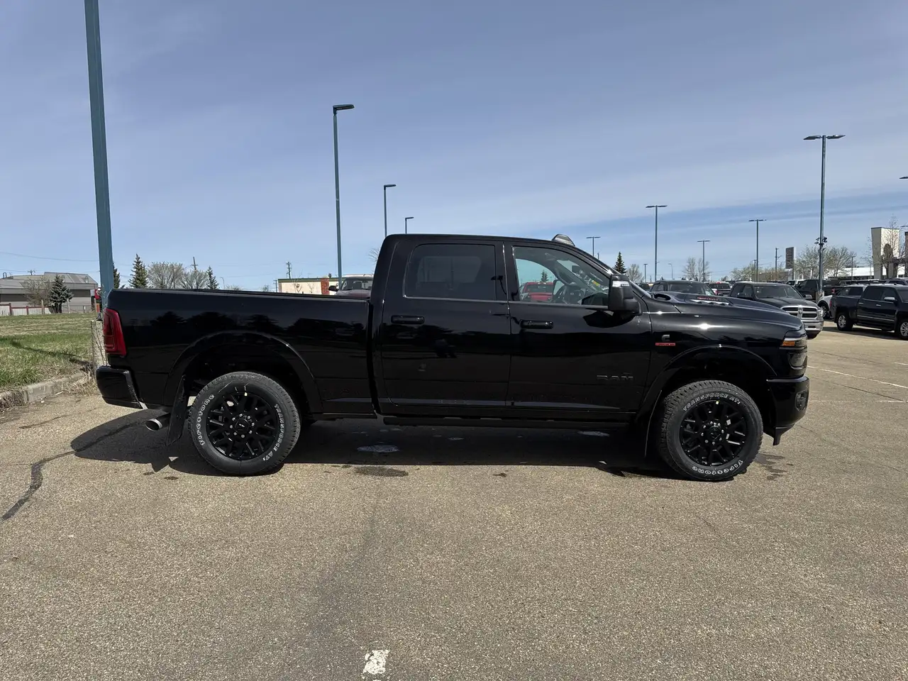 RAM 3500 снимка RAM 3500