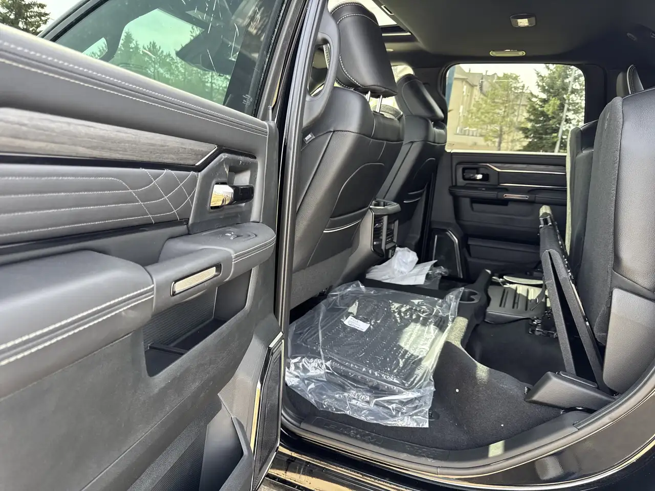 RAM 3500 снимка RAM 3500