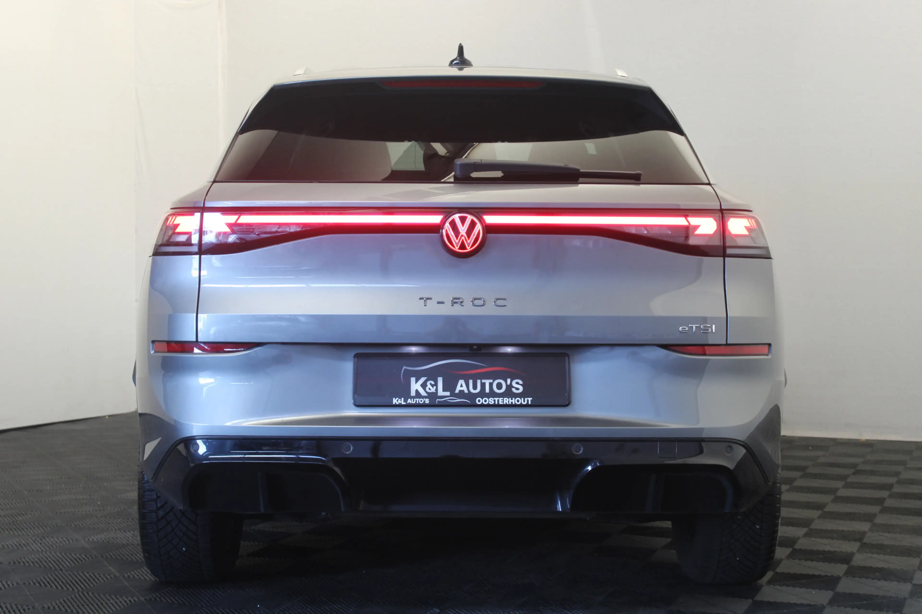 Volkswagen T-Roc 1.5 Hybrid R-Line — photo 5