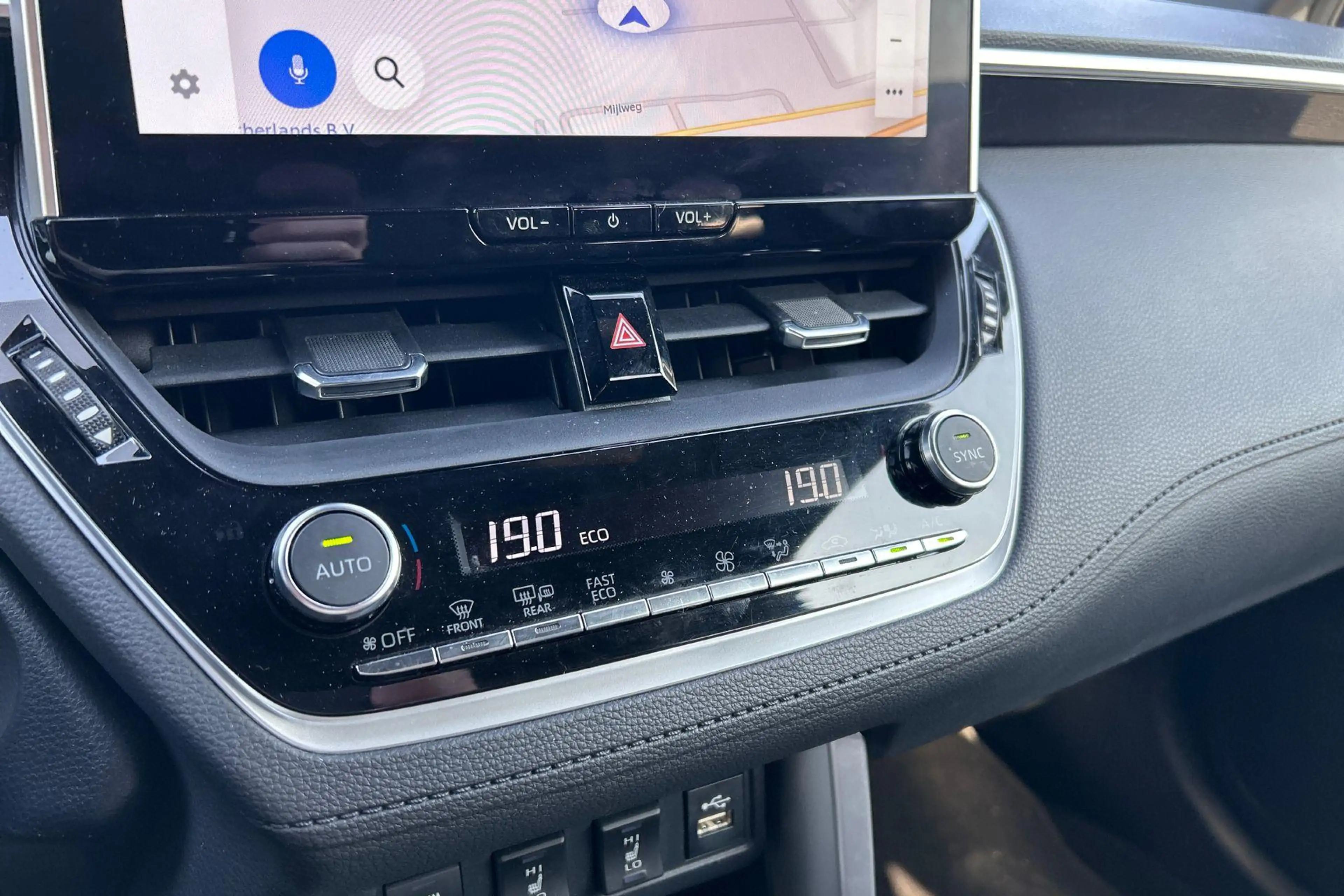 Toyota Corolla Cross 2.0 High Power Hybrid First Edition | Afneembare t — photo 14