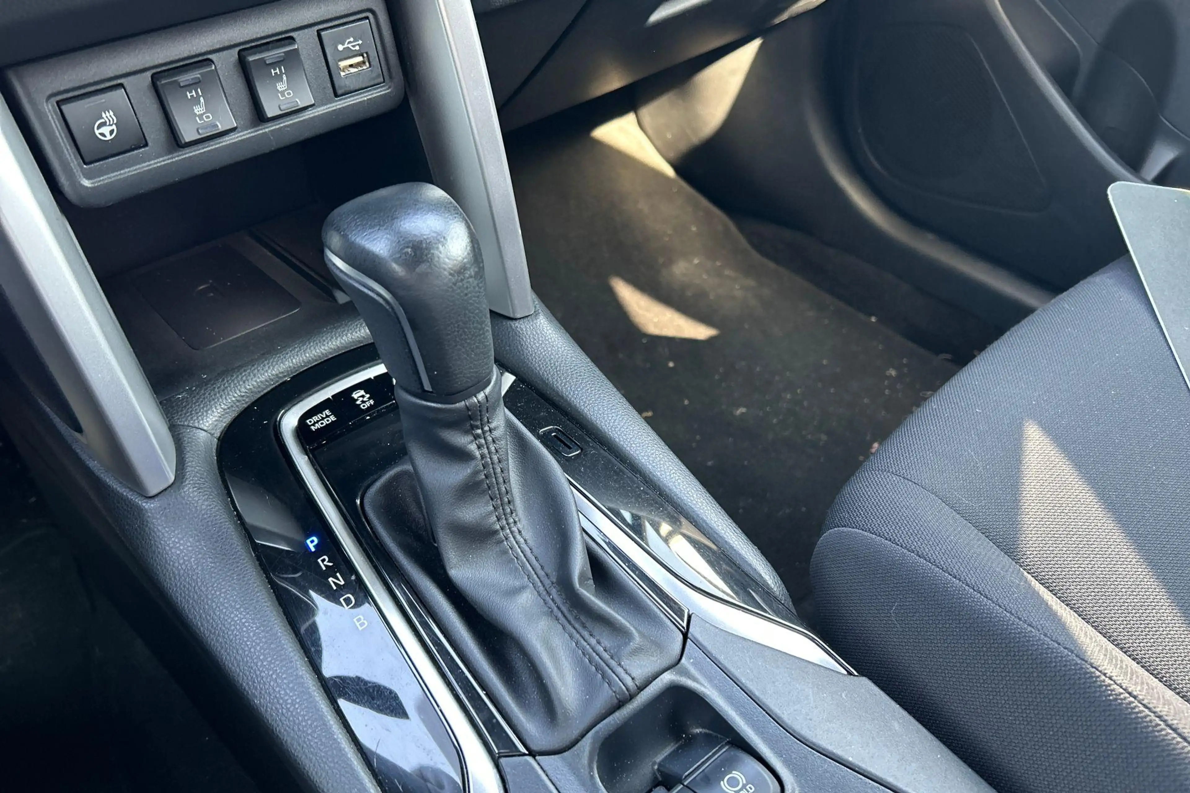 Toyota Corolla Cross 2.0 High Power Hybrid First Edition | Afneembare t — photo 15