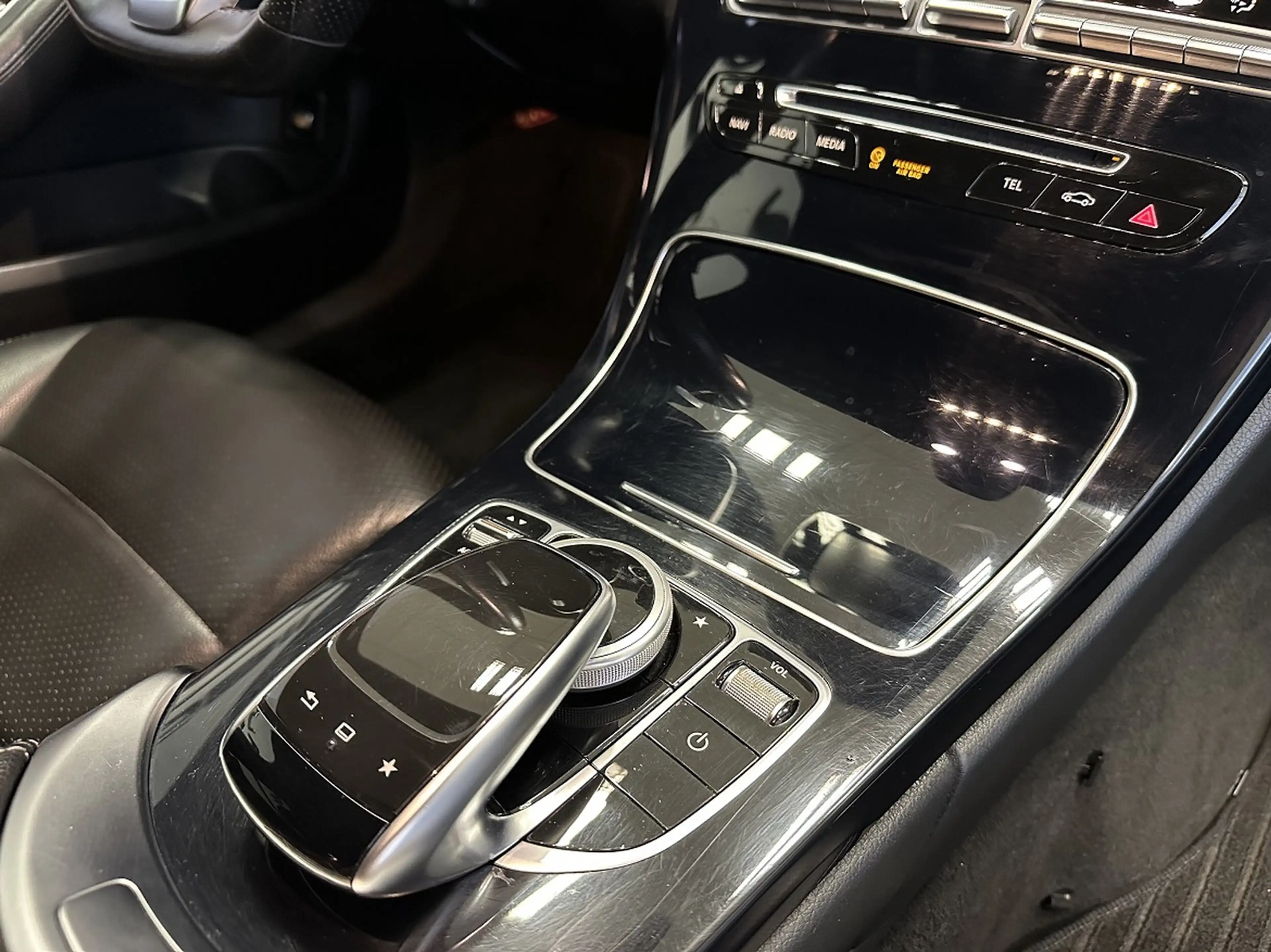 Mercedes-Benz C 250 T d Aut. 4Matic AMG-Line LED Leder Navi — photo 12