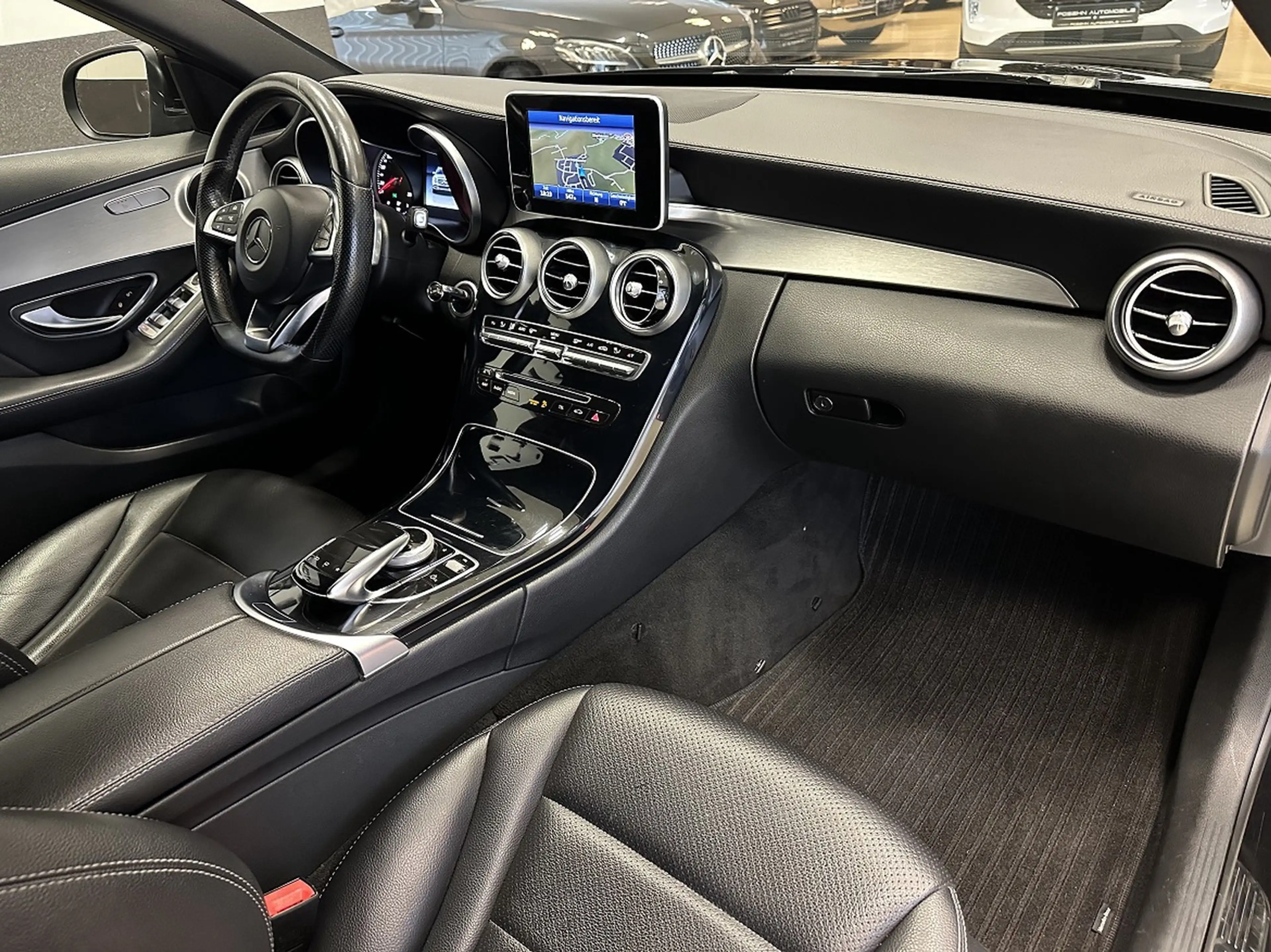 Mercedes-Benz C 250 T d Aut. 4Matic AMG-Line LED Leder Navi — photo 8