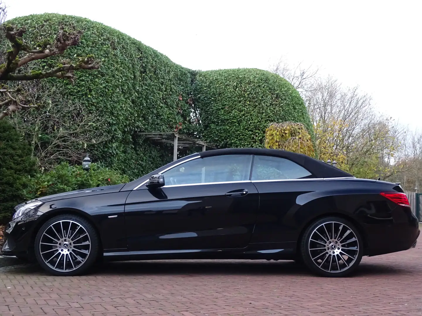 Mercedes-Benz E 250 Cabrio AMG Sport Edition 1ste eig. Nw staat Zwart - 2