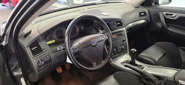 Volvo V70 view 8