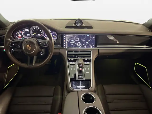 Porsche Panamera view 11
