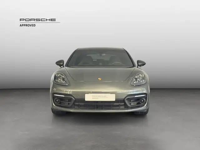 Porsche Panamera view 8