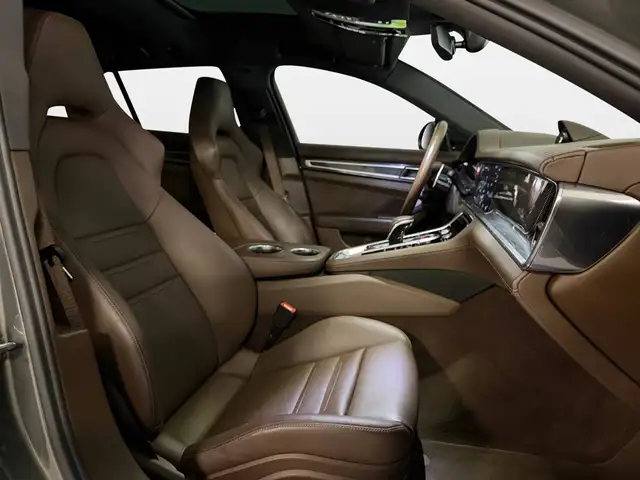 Porsche Panamera view 13