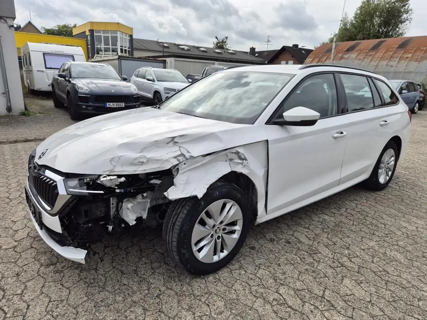 Skoda Octavia Combi 2.0 TDI DSG Ambition Weiß - 2