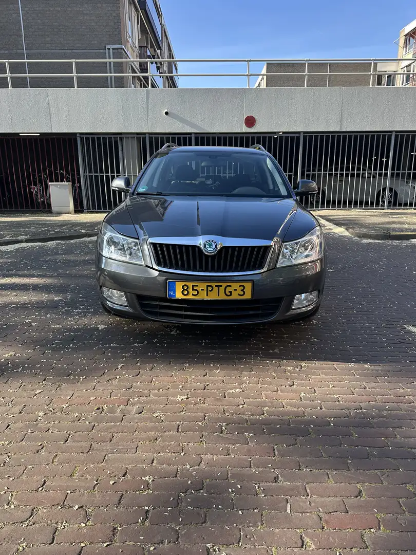 Skoda Octavia 1.2 TSI Elegance Grijs - 1