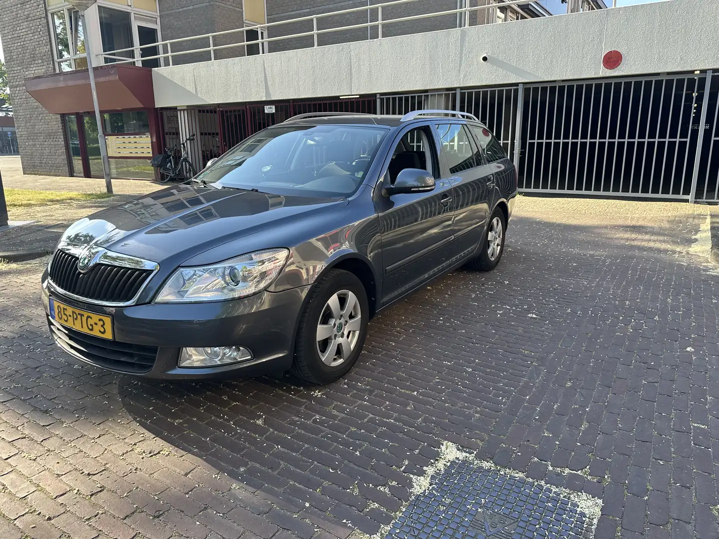 Skoda Octavia 1.2 TSI Elegance Grijs - 2