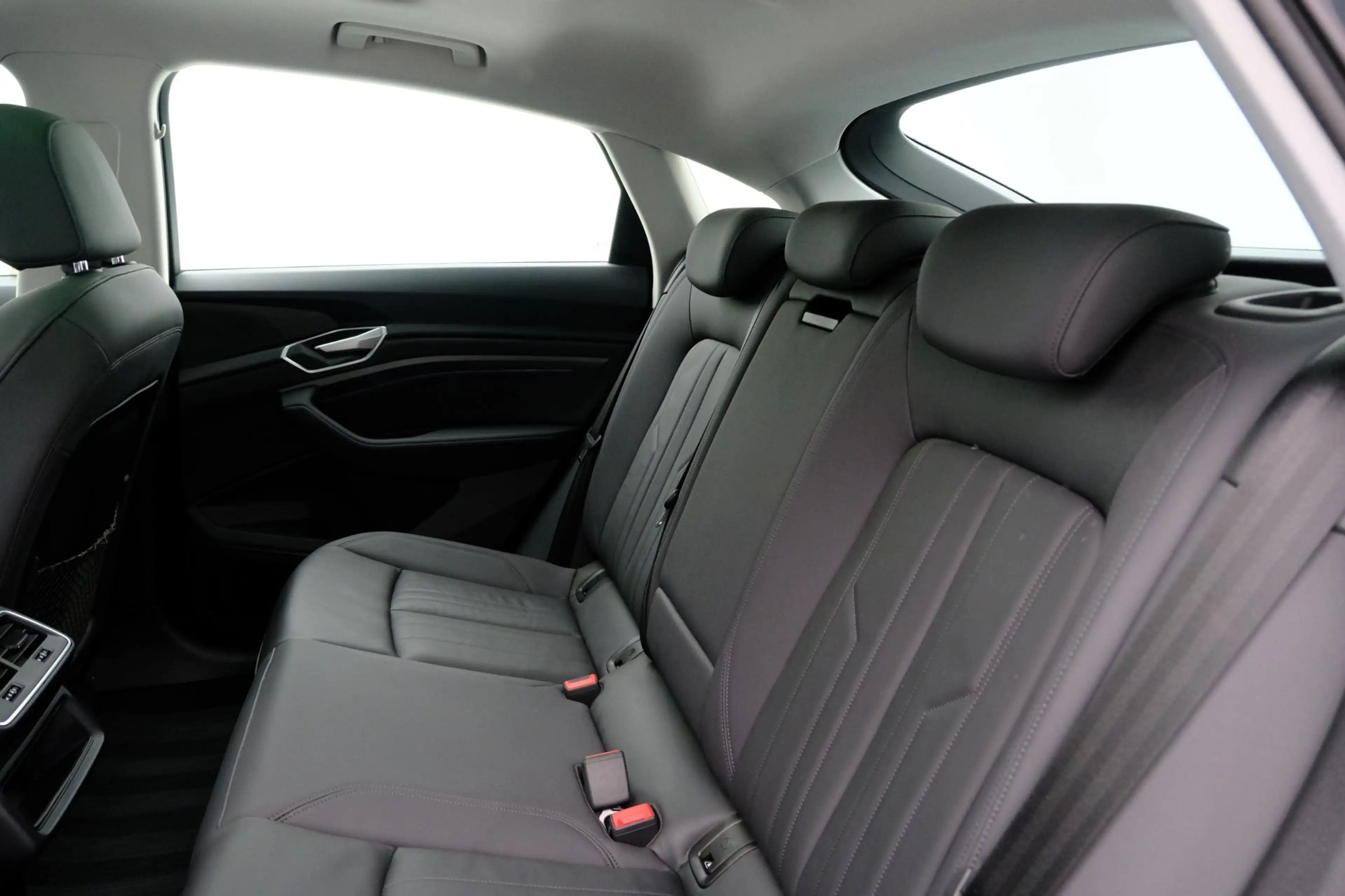 Audi e-tron Sportback 55 quattro Business Ed. Plus 95 kWh Aut. — photo 42