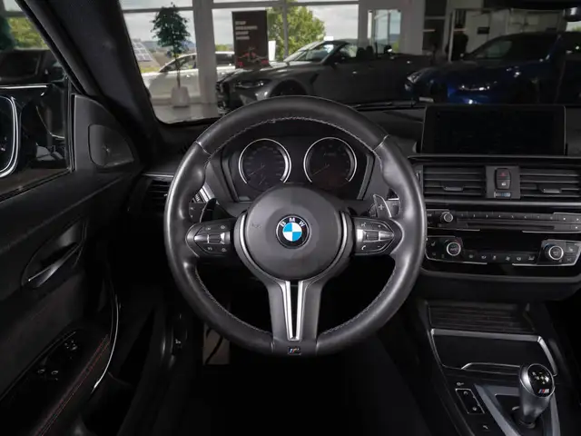 BMW M2 view 12